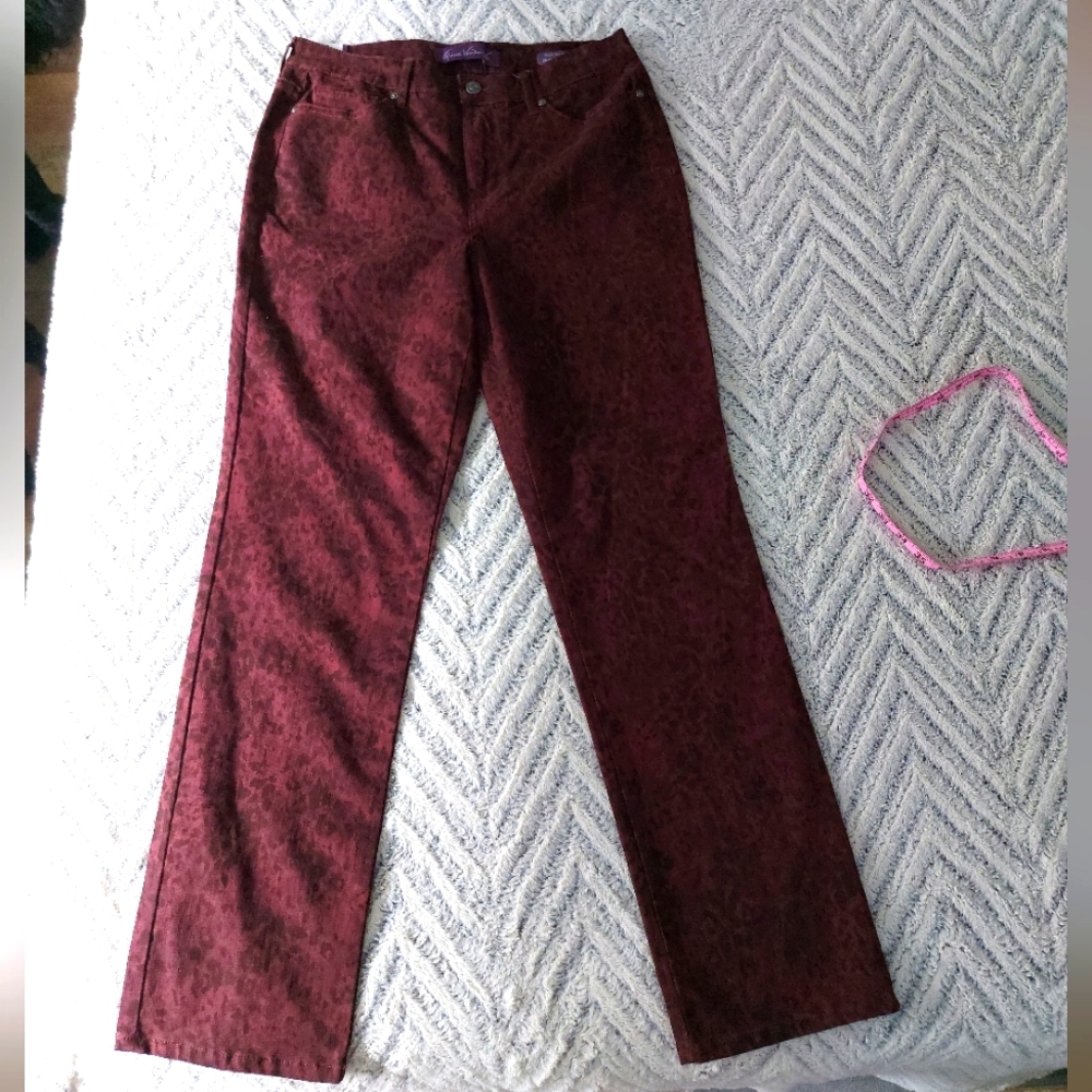 Gloria Vanderbilt midrise Jean Camo size 10